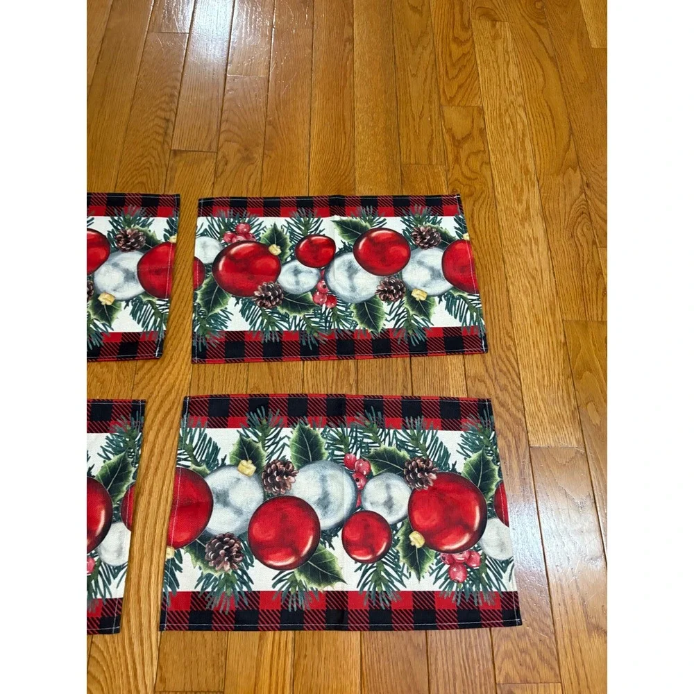 NWOT‎ Christmas Placemats Set of 4 Holiday Ornaments Red Black Buffalo Plaid